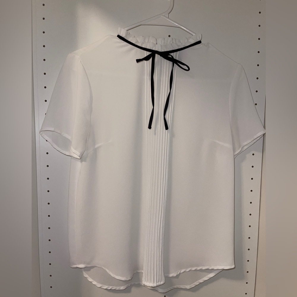 It’s giving cottagecore-interview vibe